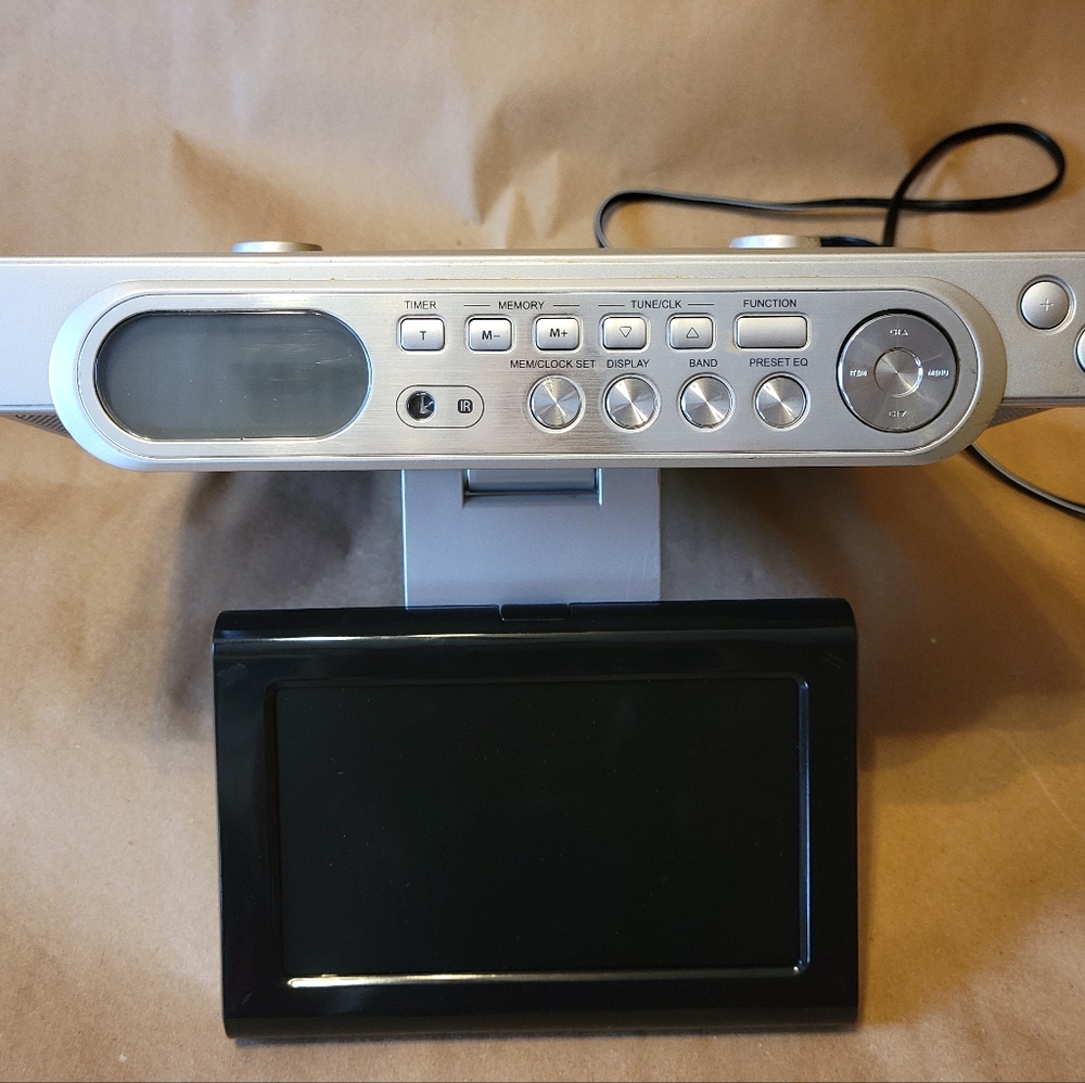 GPX Under Counter Mount Clock Radio/TV